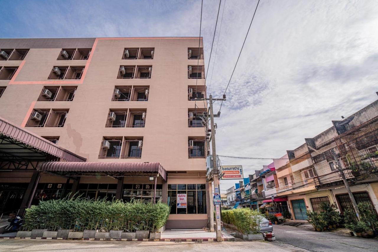 Pasawang Hotel Hat Yai Esterno foto